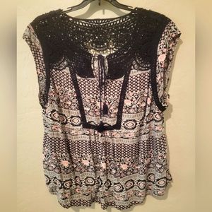 Daniel Rainn lace embroidered tank